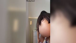 Punheta Guiada Provando Shortinhos De Academia B em Putinha Gostosa